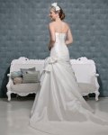 Picture of Back of Monet Ivory Wedding Dress - Amanda Wyatt 2011 Collection