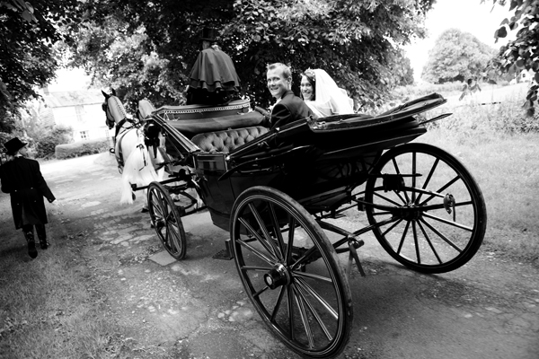 Horse and cart wedding transport - Picture by Rusty and Sailor Photography
